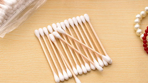 The production process of cotton swabs