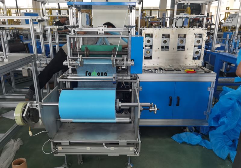 Non-woven shoe cover machine